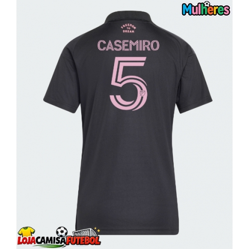 Camisa de Futebol Inter Miami Casemiro #5 Equipamento Secundário Mulheres 2026-27 Manga Curta